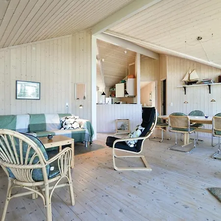 Two-bedroom Holiday In Sjallands Odde